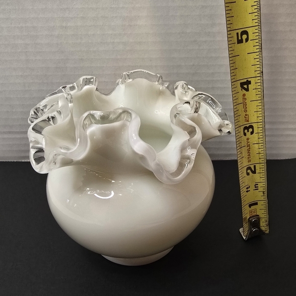 Vintage Fenton Silver Crest White Ruffled Glass Vase - Picture 4 of 6